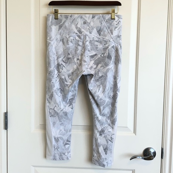 Lululemon Train Times Crop - Picture 3 of 6